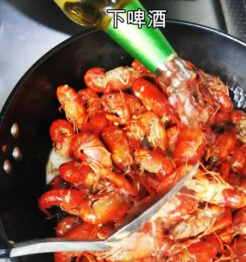 教你如何做美味的蒜蓉龙虾（一道口感鲜美、做法简单的美食佳肴）-第2张图片-美味行家