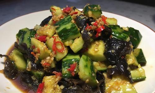 香脆可口，健康美味——以蒜香黄瓜片为主题的菜肴制作方法（15道做法，让你轻松制作美味蒜香黄瓜片）-第1张图片-美味行家