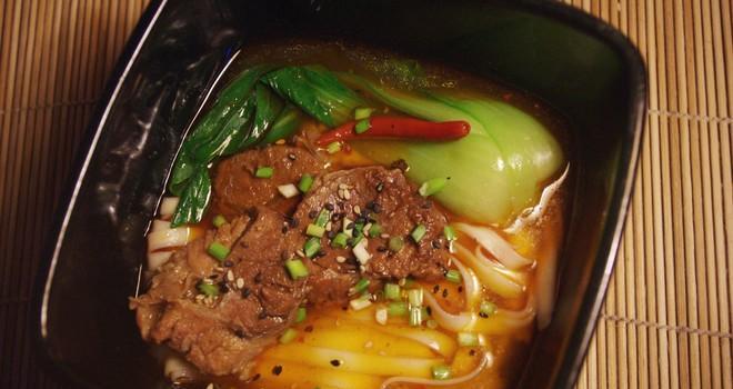 家常美食——香辣牛肉米粉（辣香浓郁，回味无穷）-第2张图片-美味行家