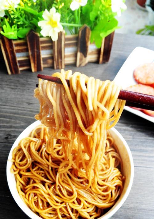 随性拌面，自由搭配（打破传统，享受美食乐趣）-第1张图片-美味行家