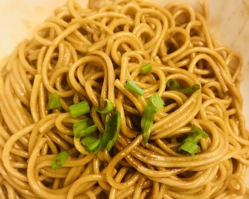 随性拌面，自由搭配（打破传统，享受美食乐趣）-第2张图片-美味行家