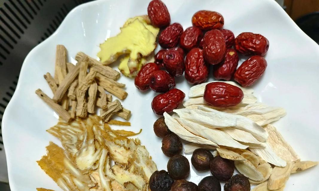 双味琥珀核桃仁，健康美味享不停（家庭营养小厨房必备，琥珀色泽口感醇香，一颗不够再来一颗）-第1张图片-美味行家