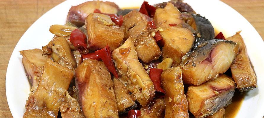蒜香腊鱼的制作方法（传统美味，香气扑鼻）-第3张图片-美味行家