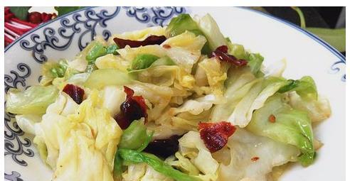 香辣包菜的制作方法（健康美味，麻辣爽口，以包菜为主的家常美食）-第2张图片-美味行家