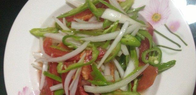 美食之旅（让你秒变大厨的绝技！洋葱老虎菜的全套制作教程）-第2张图片-美味行家