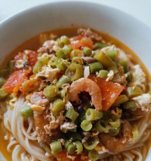 酸辣豆角肉丝面的制作方法（口感酸辣，营养丰富的健康美食）-第1张图片-美味行家