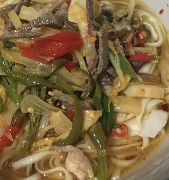 酸辣豆角肉丝面的制作方法（口感酸辣，营养丰富的健康美食）-第3张图片-美味行家