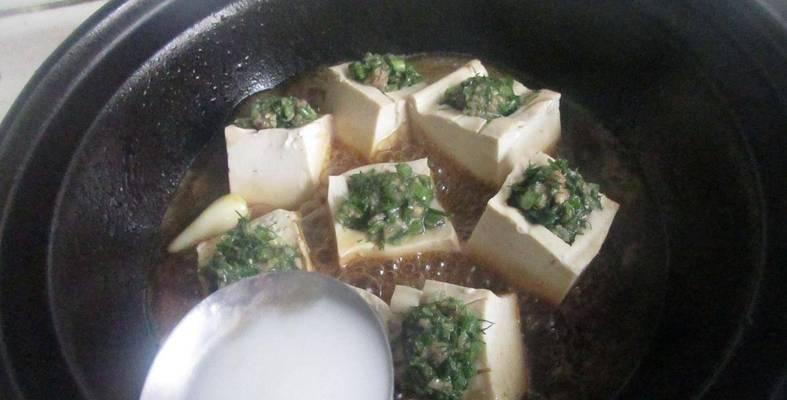 美味砂锅酿豆腐的制作方法（做好砂锅酿豆腐，享受家庭美食时光）-第2张图片-美味行家