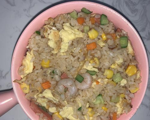 美味可口的火腿虾仁特色蛋炒饭（香气扑鼻，口感丰富，一定让您回味无穷）-第2张图片-美味行家