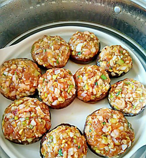 美味香菇酿肉，让你的家庭晚餐更加丰富（香菇+肉=无限美味，尝尝这道下饭好菜吧！）-第2张图片-美味行家