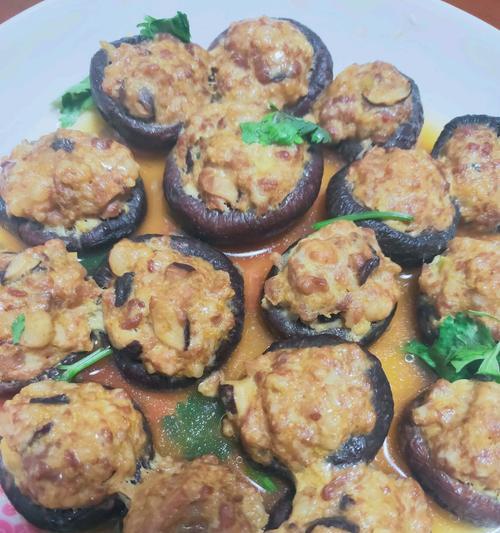 美味香菇酿肉，让你的家庭晚餐更加丰富（香菇+肉=无限美味，尝尝这道下饭好菜吧！）-第3张图片-美味行家