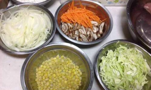 清爽美味，水晶香菇的做法（以脆嫩口感、美味营养为特点的佳肴，适合各种场合）-第2张图片-美味行家