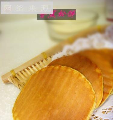 香蕉鸡蛋松饼，营养美味的早餐佳选（简单易做，食材常见，营养丰富的家庭早餐选择）-第2张图片-美味行家