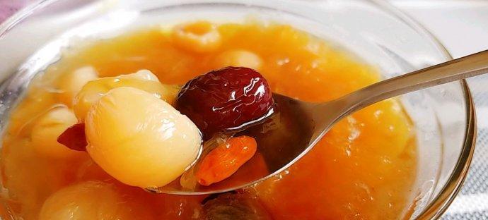 健康养生，手工制作人参桂圆膏（以天然食材打造美味佳品，享受健康生活）-第2张图片-美味行家