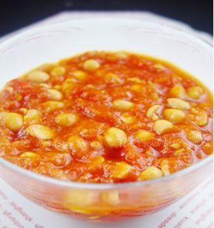 家常美食，西红柿烩黄豆（一道营养丰富、简单易做的家常菜）-第3张图片-美味行家
