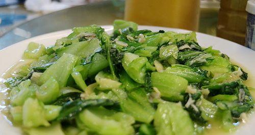 虾米炒芥兰，清新口感美味佳肴（家常菜谱，干香虾米炒芥兰的做法和技巧）-第1张图片-美味行家
