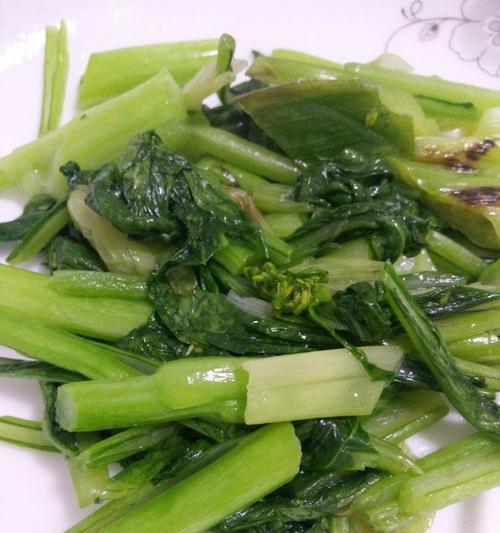 虾米炒芥兰，清新口感美味佳肴（家常菜谱，干香虾米炒芥兰的做法和技巧）-第2张图片-美味行家