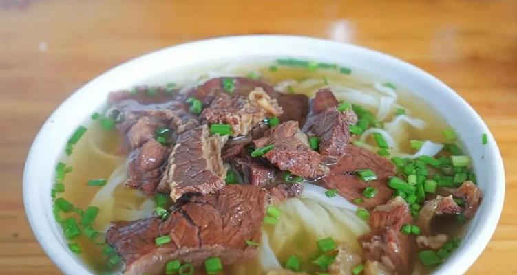 美味可口的五香牛腩粉，给你温暖满满的味蕾享受（五香牛腩粉的做法及制作技巧）-第2张图片-美味行家
