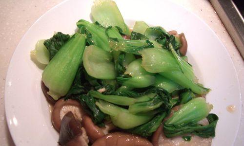 油菜炒香菇的做法（简单易学，美味可口）-第3张图片-美味行家