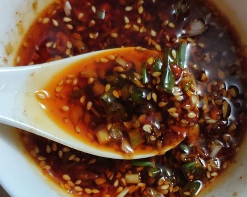 蒜香辣椒油的制作（香辣爽口，自制美食）-第3张图片-美味行家