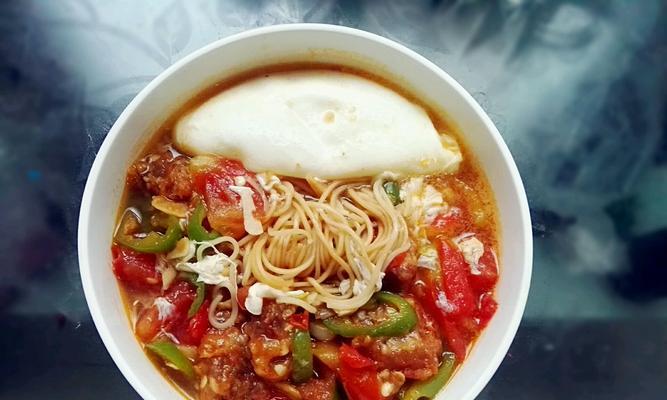 营养美味的西红柿面筋汤（家常料理的健康选择）-第3张图片-美味行家