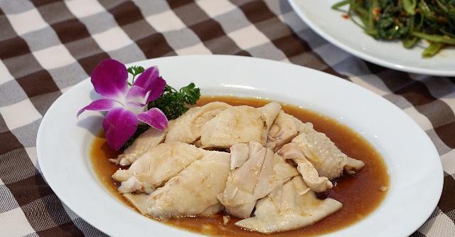 品味文昌鸡的美味（传统烹制与创新口感）-第3张图片-美味行家