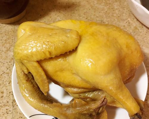 轻松学会以蒸全鸡的做法（健康美味家常菜，蒸出肉质鲜嫩的全鸡）-第3张图片-美味行家