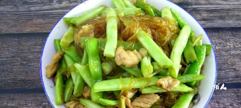 家常美食——肉片粉丝的烹饪技巧（掌握制作步骤，口感更佳，健康美味）-第2张图片-美味行家