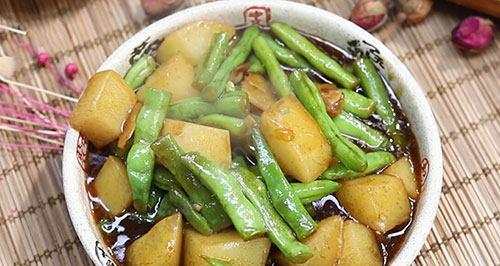 四季豆炖土豆——健康又美味的家常菜-第1张图片-美味行家