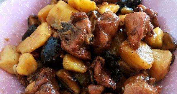 美味香菇炒土豆条的制作方法（快手厨艺，让你的口感充满新鲜感！）-第2张图片-美味行家