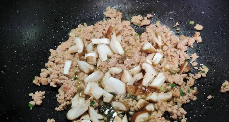 美味健康的香菇肉沫烧豆腐（香菇肉沫的秘制做法与烧豆腐的技巧）-第1张图片-美味行家