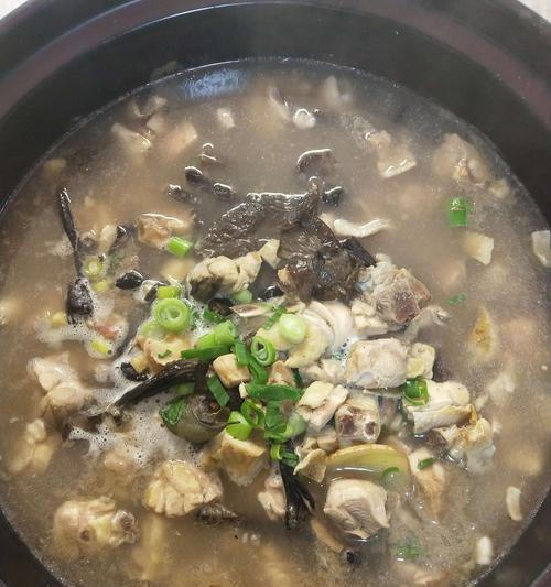 美味榛蘑清炖小笨鸡（清淡营养入口鲜香一道家常美食）-第2张图片-美味行家