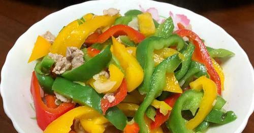 油泼彩椒，美味无比（家庭厨艺，一道必备佳肴）-第3张图片-美味行家