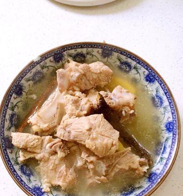 营养美味，药膳排骨汤制作大全（做法详解，让你轻松煮出滋补汤品）-第1张图片-美味行家