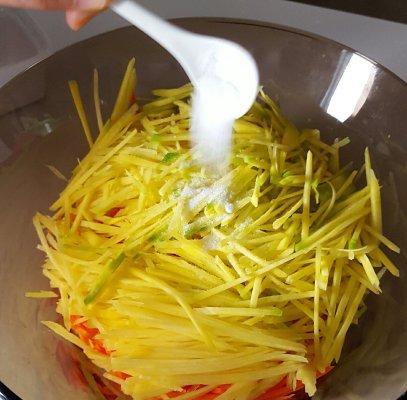 油呛白萝卜的美食之旅（家常菜做法大揭秘，让你的味蕾沸腾）-第2张图片-美味行家