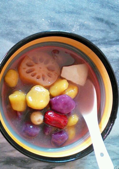 如何制作色彩缤纷的糖水（打造口感丰富、色彩缤纷的甜品佳品）-第2张图片-美味行家