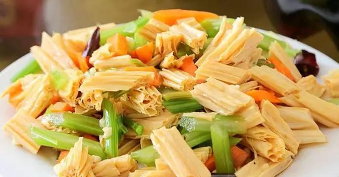 香辣凉拌腐竹——冷夏解暑的美味佳肴（腐竹+香辣酱，开启美味风暴！）-第3张图片-美味行家
