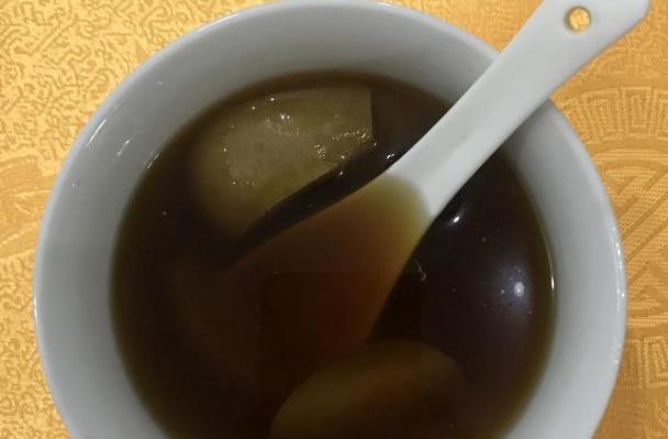 教你做一杯美味的银耳香梨甘蔗罗汉果蜂蜜茶（健康养生，口感甘甜，轻松自制）-第2张图片-美味行家