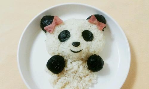 手把手教你做可爱的熊猫饭团和营养美味的菜（用爱心和创意，为家人做一顿营养丰富的美食盛宴）-第3张图片-美味行家
