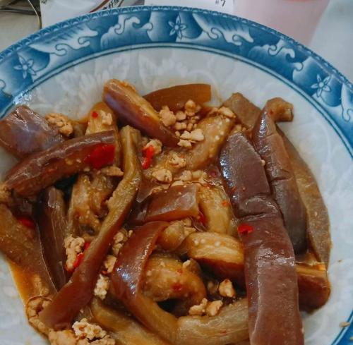 十分钟速食篇——小菜麻辣烫的做法（快速上桌的美味佳肴，小菜麻辣烫，仅需10分钟！）-第1张图片-美味行家