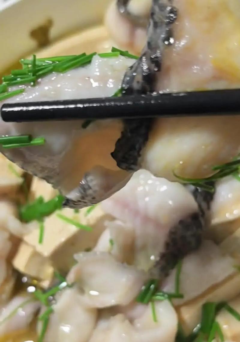 美味可口的酸菜豆腐蟹味鱼做法-第2张图片-美味行家