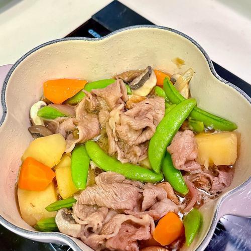 健康营养的杂蔬炖粉条，让你吃出好身体！（一道营养丰富的素食菜谱）-第2张图片-美味行家