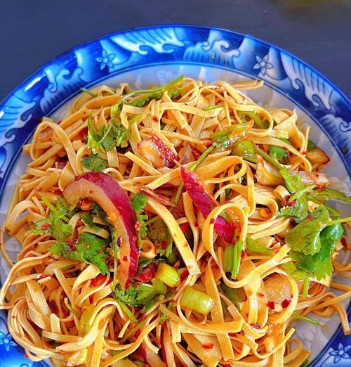 美味爆炒豆腐丝的制作方法（营养丰富、简单易做的豆腐美食）-第1张图片-美味行家