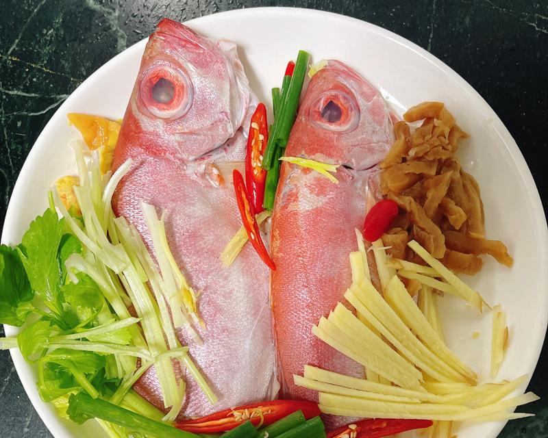 美味生煎鲢鱼片的制作方法（一口咬下，鲜香四溢，让你欲罢不能）-第2张图片-美味行家