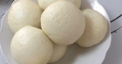 小鸽子馒头的制作方法（用家常食材做美味馒头，健康早餐自己动手做！）-第2张图片-美味行家