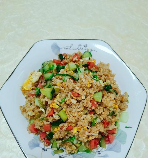 香芋炒饭——美味又营养的家常菜（健康美味的炒饭菜谱）-第2张图片-美味行家