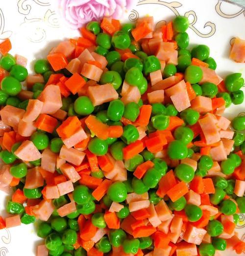 美味鲜香的五花肉海带芽蛋花汤（家常好汤，温暖味蕾的佳品）-第3张图片-美味行家