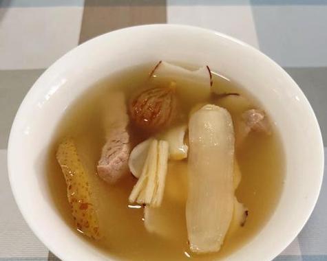 家常美食（用四种食材煲出美味佳肴，品味家的味道）-第2张图片-美味行家