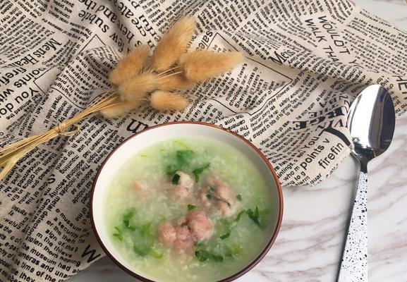 营养美味的咸蛋菜心粥（用心煮出的健康佳肴，细品舌尖的幸福味蕾）-第2张图片-美味行家