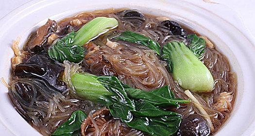 粤式白菜虾米粉丝煲的制作方法（传统粤菜美食——白菜虾米粉丝煲的烹饪技巧）-第1张图片-美味行家